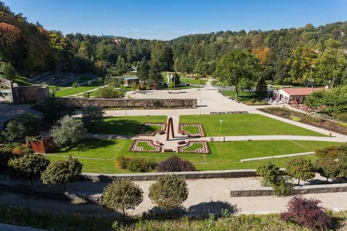 Zlatá husa – Buchty a loutky